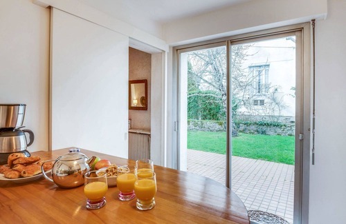 La Trinite-sur-Mer House | Stunning private villa for 4 people with WIFI, TV and terrace