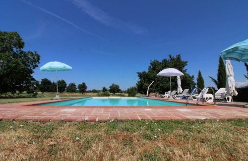 Marciano della Chiana Villa | Stunning private villa for 9 people with private pool, WIFI, TV and pets allowed, close to Arezzo