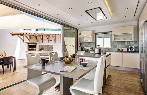 Tunes Villa | Stunning private villa for 12 people with A/C, private pool, WIFI, TV, patio and panoramic view