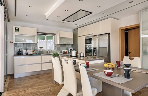 Tunes Villa | Stunning private villa for 12 people with A/C, private pool, WIFI, TV, patio and panoramic view