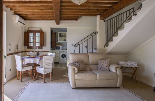 Pieve a Nievole Villa | Stunning private villa with WIFI, private pool, A/C, hot tub, TV, patio and pets allowed