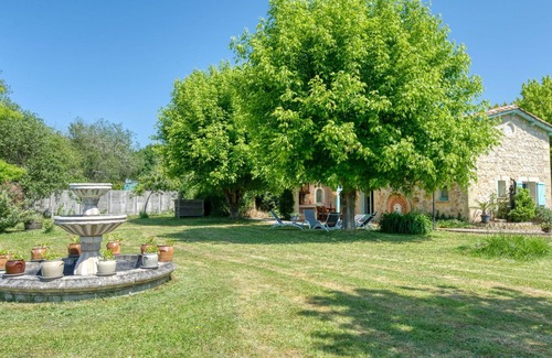 Gaillan-en-Medoc House | Stunning private villa for 6 people with WIFI, TV, terrace and pets allowed