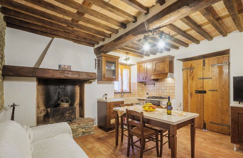 Montignoso Villa | Stunning private villa for 2 people with WIFI, TV and pets allowed