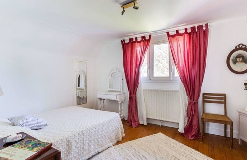 Le Home House | Stunning private villa for 6 guests with WIFI, TV, terrace and parking