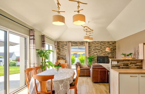 Telgruc-sur-Mer House | Stunning private villa for 6 guests with WIFI, TV, terrace, pets allowed and parking