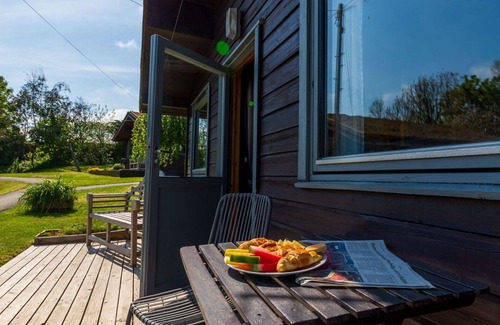 Brazzacott House | Stunning private villa for 4 guests with WIFI, TV, terrace, pets allowed and panoramic view