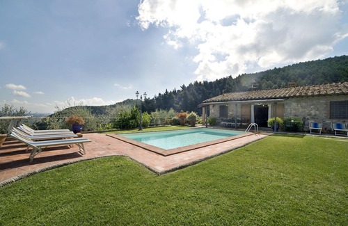 SantʼAndrea di Compito Villa | Stunning private villa with A/C, WIFI, private pool, TV, terrace and panoramic view, close to Lu.