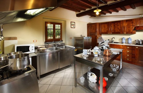 Massa e Cozzile Villa | Stunning private villa with A/C, private pool, WIFI, TV, patio, pets allowed and panoramic view