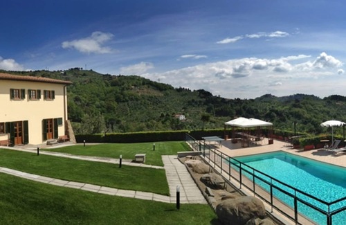 Massa e Cozzile Villa | Stunning private villa with A/C, private pool, WIFI, TV, patio, pets allowed and panoramic view