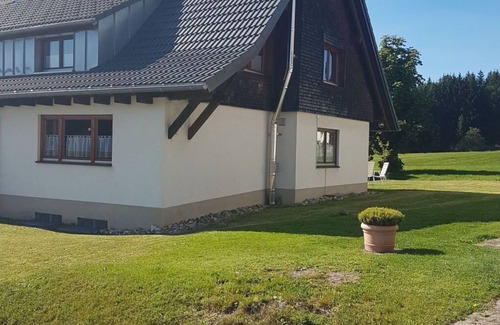 Eisenbach House | Stunning private villa for 5 guests with WIFI, TV and patio