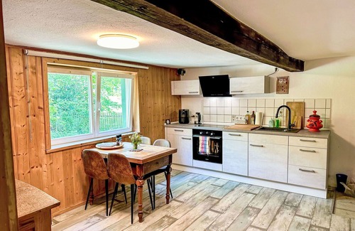 Fladungen Villa | Stunning private villa for 4 people with WIFI, TV, patio and pets allowed