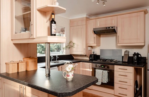 Cullachie House | Stunning private villa for 4 people with WIFI, TV, patio, pets allowed, panoramic view and parking