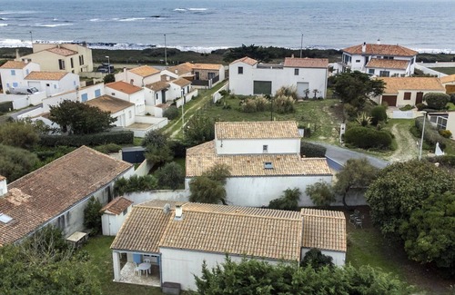 Saint-Denis-d'Oleron House | Stunning private villa for 6 guests with WIFI, TV and terrace