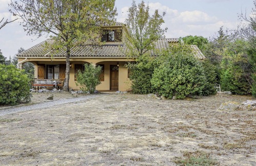 Salles-d'Aude House | Stunning private villa for 10 people with WIFI, TV, terrace and pets allowed