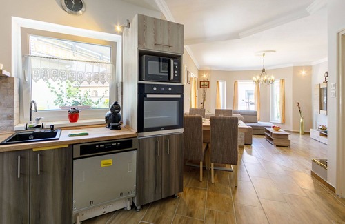Balatonlelle House | Stunning private villa for 5 people with WIFI, TV and terrace