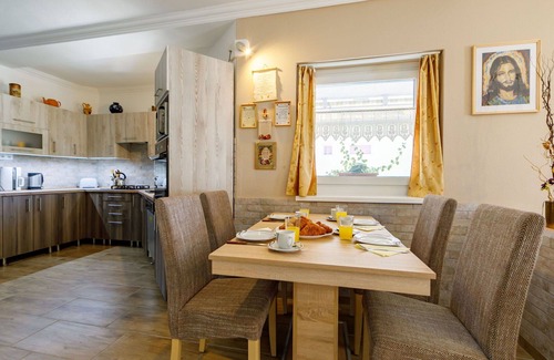 Balatonlelle House | Stunning private villa for 5 people with WIFI, TV and terrace