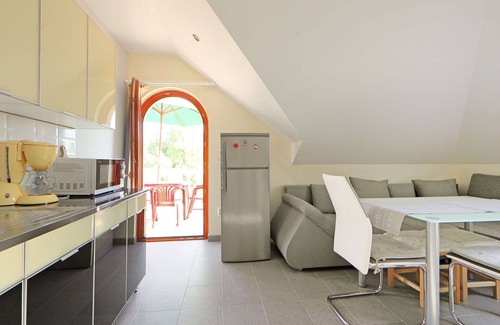 Balatonoszod House | Stunning private villa for 10 guests with WIFI, A/C, TV, terrace and parking