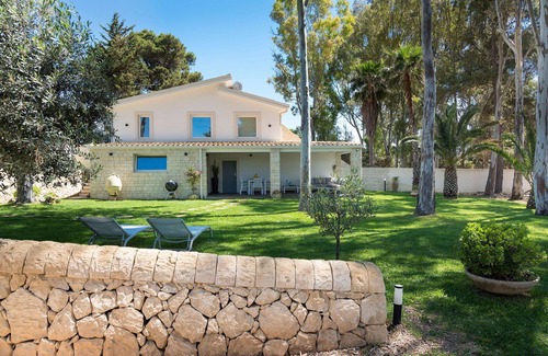 Eastern Sicily Villa | Stunning private villa with A/C, WIFI, TV, panoramic view and parking, close to Syracuse
