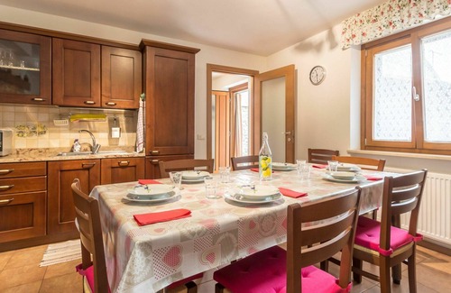 San Leonardo House | Stunning private villa for 8 people with WIFI, TV and patio
