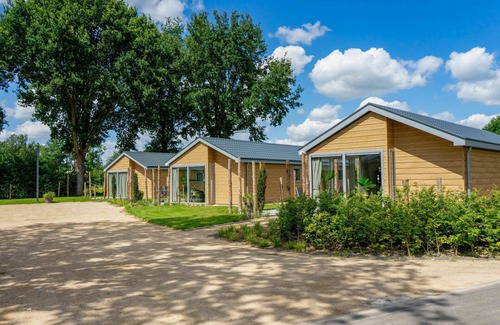 Kaatsheuvel House | Stunning private villa for 6 people with WIFI, pool, TV and terrace
