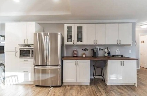 Wellington House | Stunning Private Retreat in Wellington with Pool!