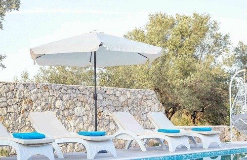 Kalathos Villa | Stunning private villa for 4 people with A/C, WIFI, private pool, TV, panoramic view and parking