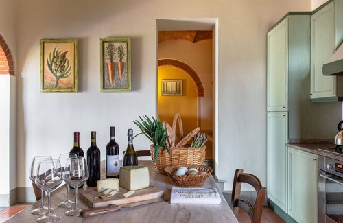 Bucine Villa | Stunning private villa for 24 people with A/C, private pool, WIFI, TV, patio and panoramic view