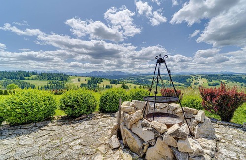 Czarny Dunajec House | Stunning private villa for 7 guests with WIFI, TV, patio and pets allowed