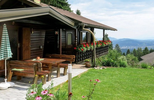 Himmelberg House | Stunning private villa for 5 people with WIFI, TV, terrace and parking