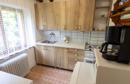 Dobren House | Stunning private villa for 6 people with TV, patio and pets allowed