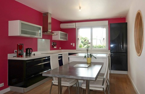 Cast House | Stunning private villa for 6 guests with WIFI, private pool, TV, terrace and panoramic view