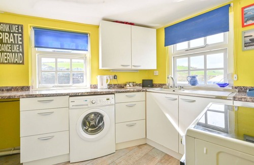 Portmellon House | Stunning private villa for 4 guests with WIFI, TV, patio and pets allowed