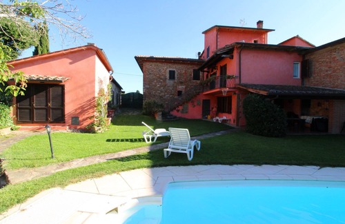 Lucignano Villa | Stunning private villa for 12 people with WIFI, private pool and TV