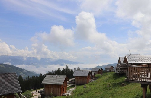 Wolfsberg House | Stunning private villa with WIFI, hot tub, TV, terrace, pets allowed and panoramic view