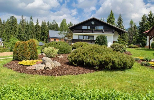 Harrachov House | Stunning private villa for 12 people with WIFI, TV, balcony and pets allowed