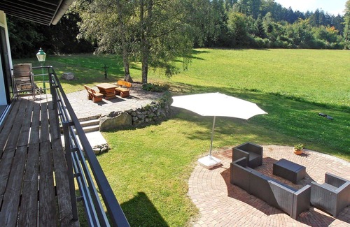 Gutach im Breisgau House | Stunning private villa for 7 people with WIFI, TV, patio, pets allowed and panoramic view