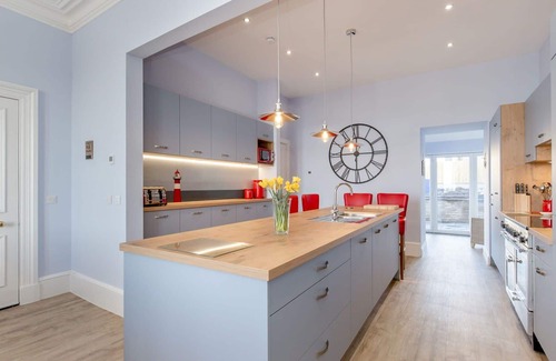 Portpatrick House | Stunning private villa for 16 people with WIFI, TV, patio and pets allowed