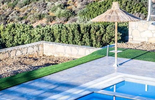 Triopetra Villa | Stunning private villa for 8 people with A/C, WIFI, private pool, TV, patio and parking