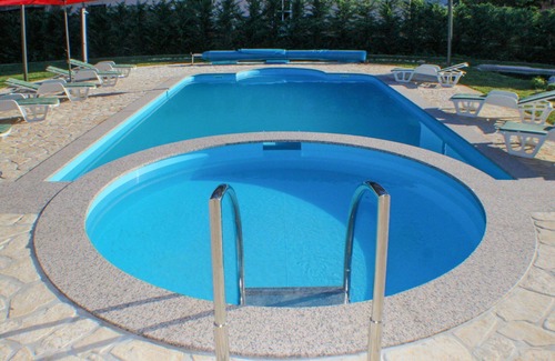 Dusina House | Stunning private villa for 12 people with hot tub, WIFI, private pool, A/C, TV, terrace and park.