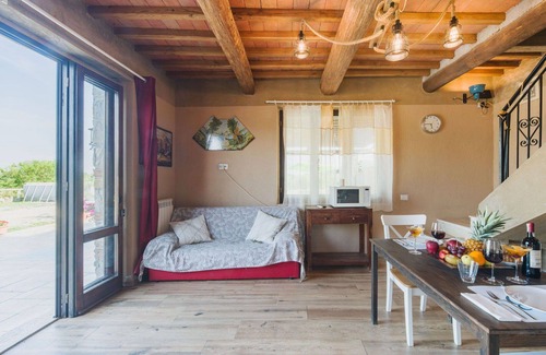 Castelvecchio House | Stunning private villa with WIFI, private pool, hot tub, A/C, TV, terrace, pets allowed and park.