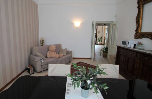 Castronno Villa | Stunning private villa for 10 people with WIFI, A/C, TV and terrace