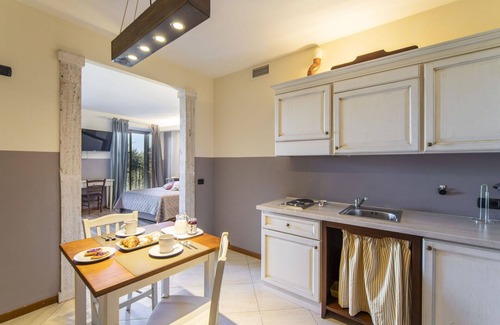 Lucignano House | Stunning private villa for 10 guests with WIFI, hot tub, private pool, A/C, TV and terrace