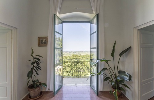 Massarosa House | Stunning private villa with WIFI, A/C, private pool, TV, veranda, panoramic view, close to Viareggio