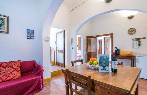 Sinalunga Villa | Stunning private villa for 11 people with WIFI, TV, balcony and pets allowed