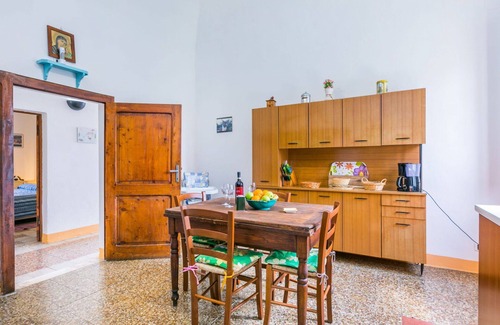 Sinalunga Villa | Stunning private villa for 11 people with WIFI, TV, balcony and pets allowed