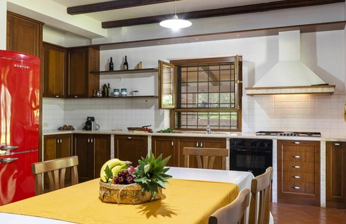 Itri Villa | Stunning private villa for 10 guests with private pool, WIFI, TV, patio, pets allowed and parking