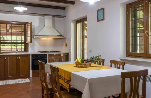 Itri Villa | Stunning private villa for 10 guests with private pool, WIFI, TV, patio, pets allowed and parking