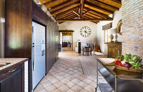 Viagrande Villa | Stunning private villa for 7 people with private pool, WIFI, A/C, TV, terrace and panoramic view