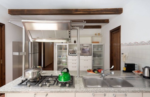 Subbiano Villa | Stunning private villa with WIFI, hot tub, private pool, A/C, TV and terrace, close to Arezzo