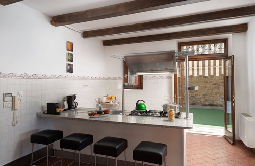 Subbiano Villa | Stunning private villa with WIFI, hot tub, private pool, A/C, TV and terrace, close to Arezzo